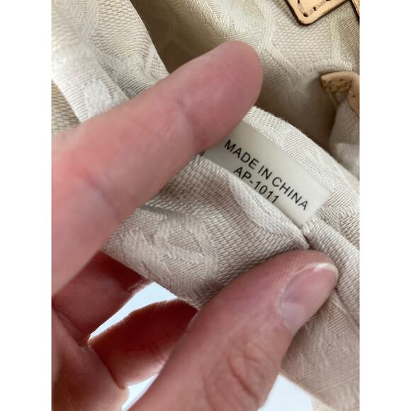 MICHAEL KORS, LARGE TAN, BLUE TIE DYE DUFFLE BAG (ASIS) - Picture 15 of 16